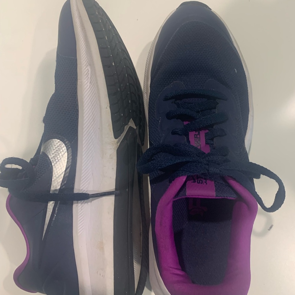 Girls Navy purple Nike Athletic Shoes star run 4.5 Y activewear sneakers youth